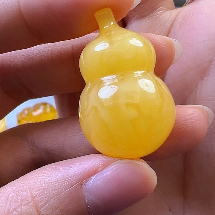 蜜蜡未镶嵌珠宝奇石