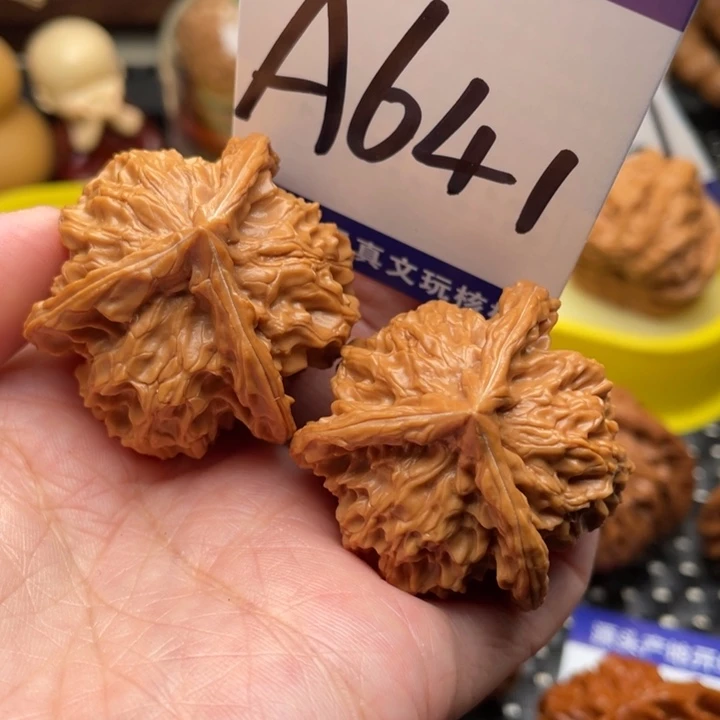 把件桃核盘山三棱38