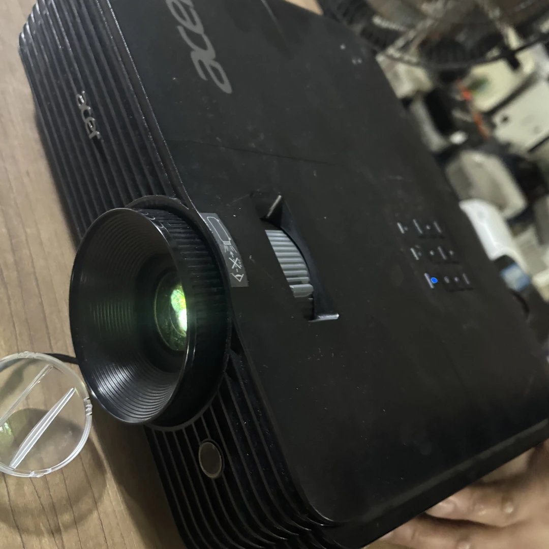 二手 宏基投影仪 运费自理