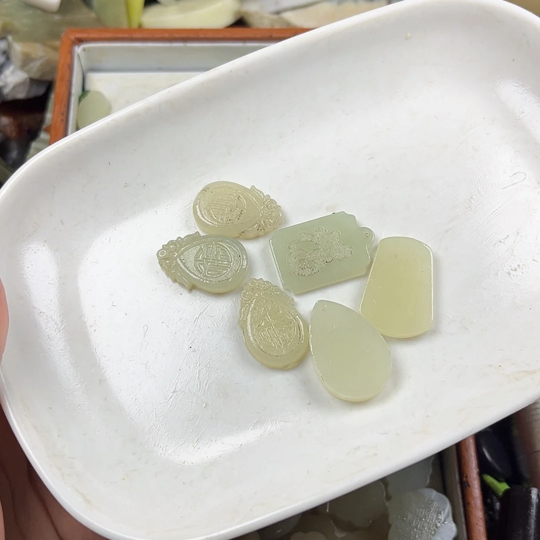 颈饰未镶嵌和田玉（糖玉）?****～