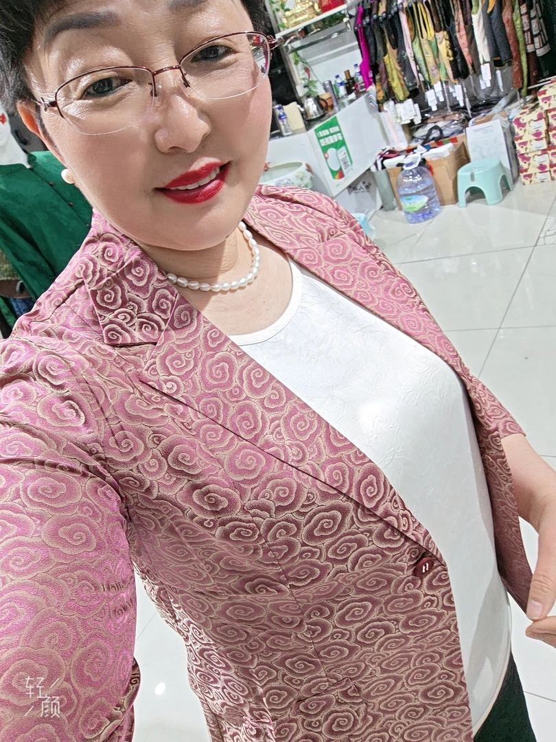 女士八分袖小西服