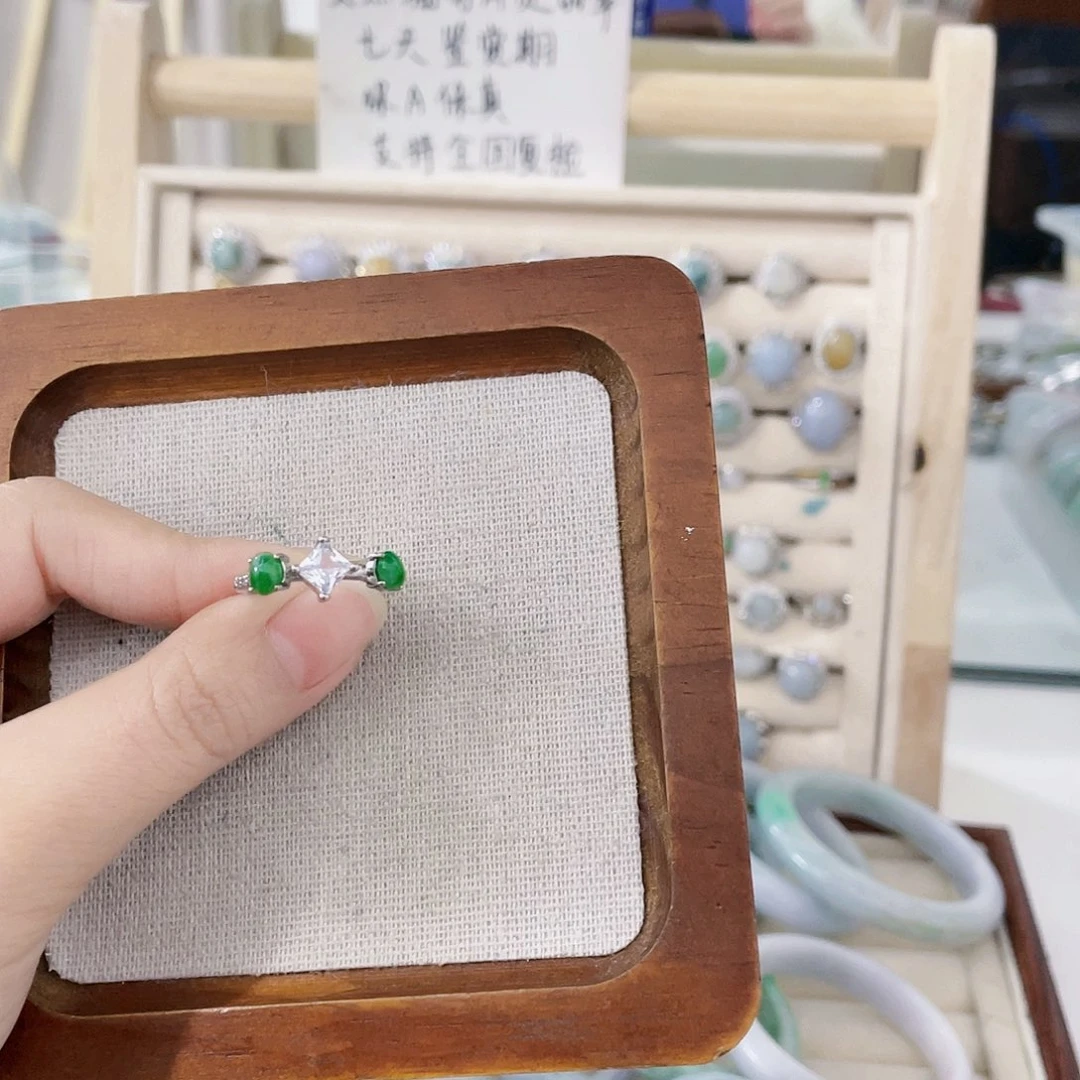 颈饰未镶嵌翡翠天然翡翠Ａ货