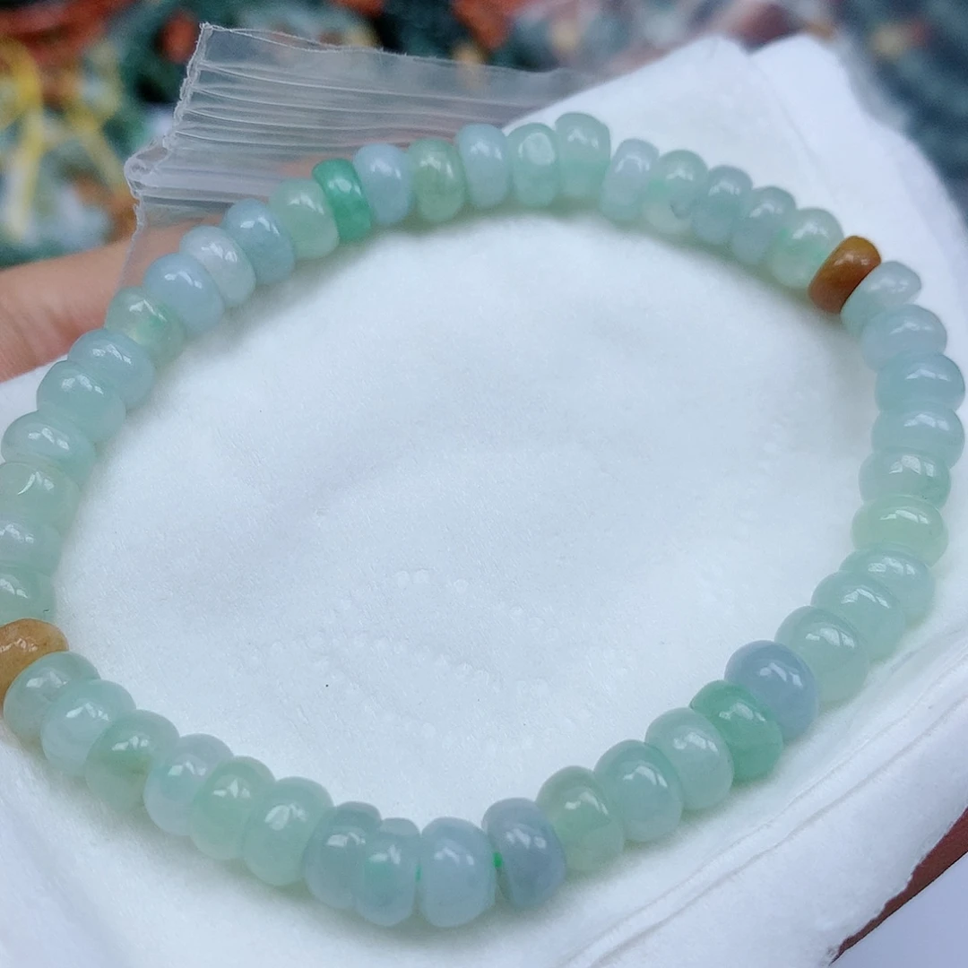 翡翠颈饰未镶嵌手串