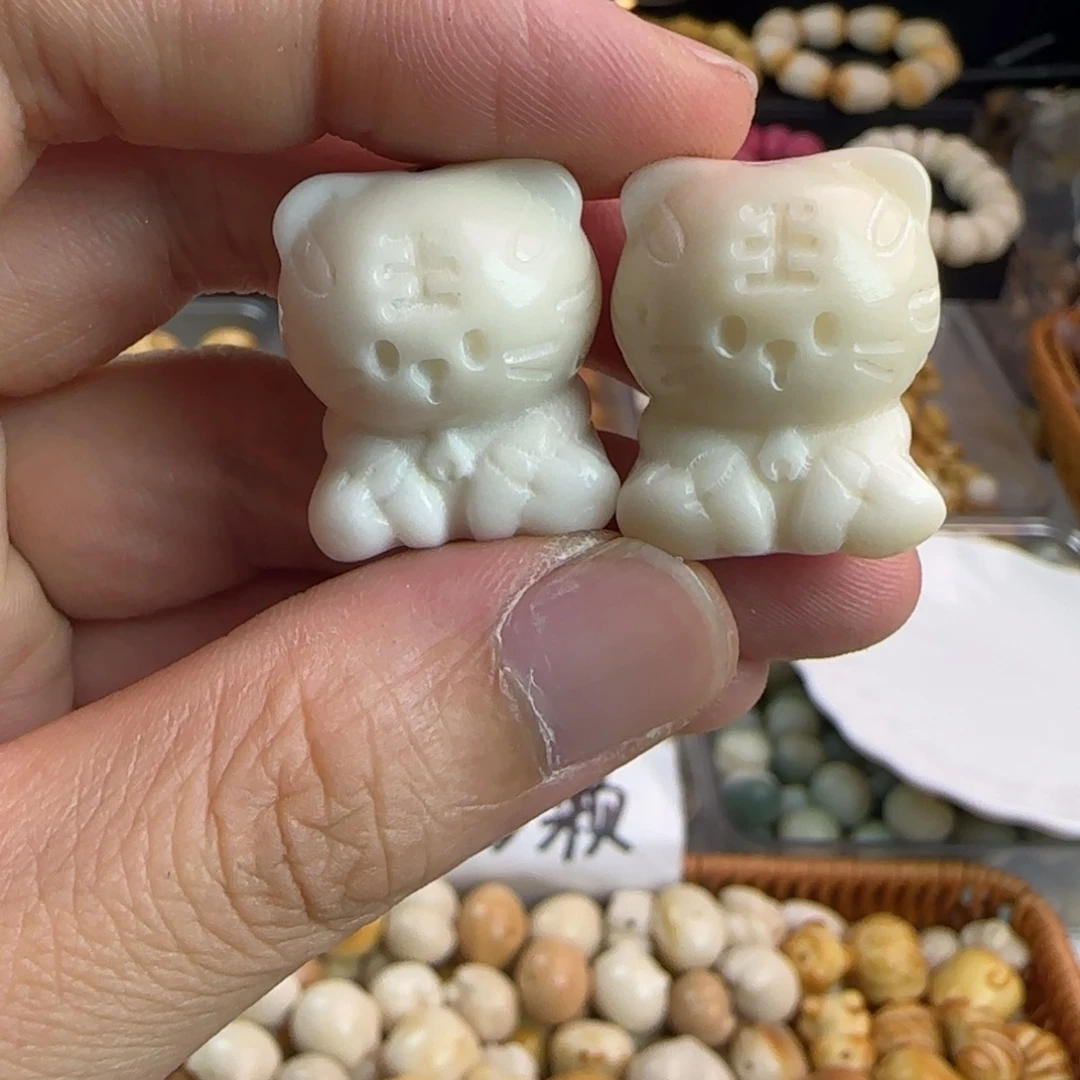 吊坠菩提根/象牙果微瑕白色小老虎10颗