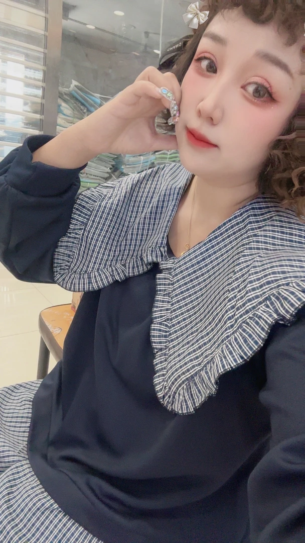 8905...新款休闲百搭娃娃领卫衣