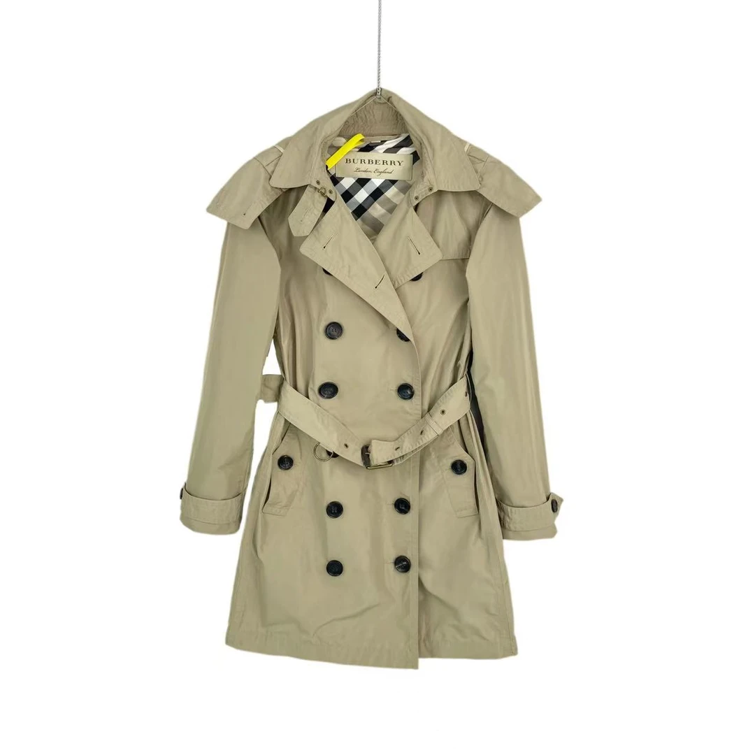 95新 BURBERRY/博柏利 xw096 聚酯纤维 卡其色双排扣风衣 UK6微瑕