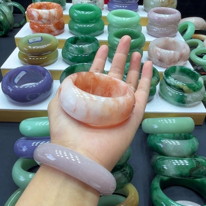 石英质玉（非洲翠）未镶嵌手镯