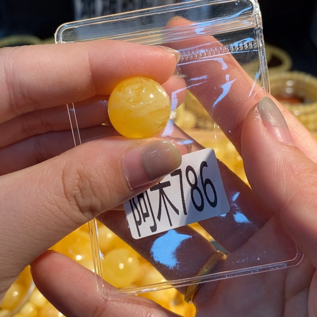未镶嵌琥珀珠宝奇石786