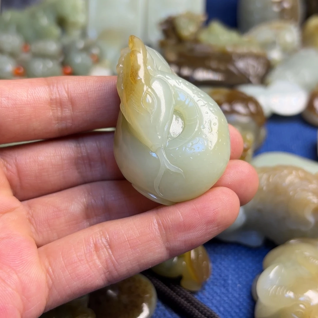 和田玉吊坠(不含链)未镶嵌胖****享