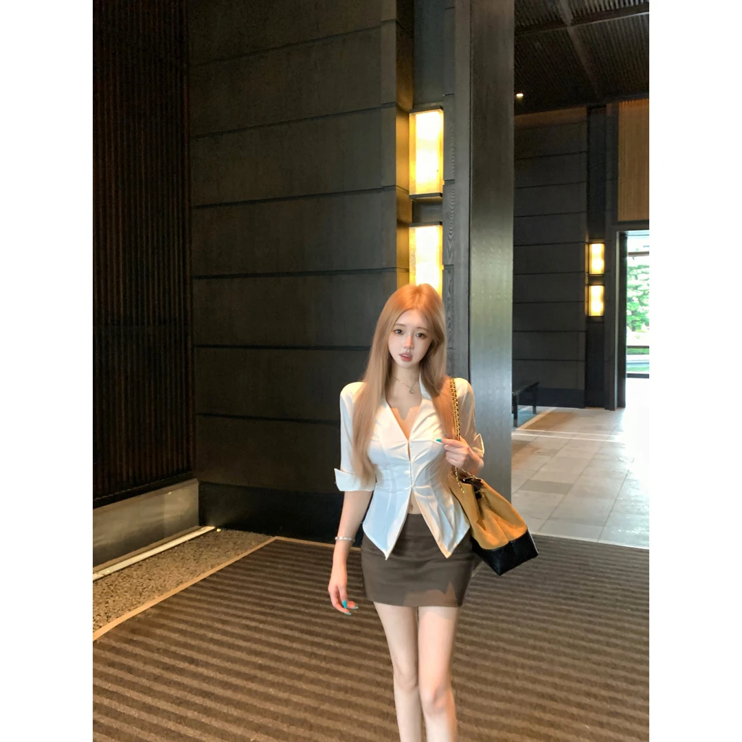 美式辣妹气质小众白色半袖衬衫女夏季修身上衣显瘦纯欲慵懒风女装