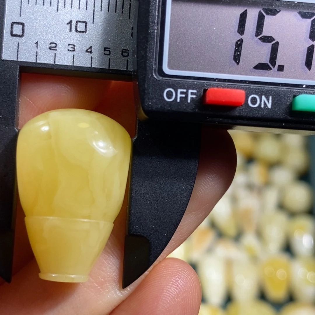 未镶嵌蜜蜡裸石配饰