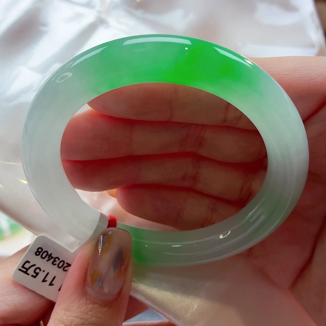 翡翠未镶嵌手镯（圆镯）22（28号）有纹