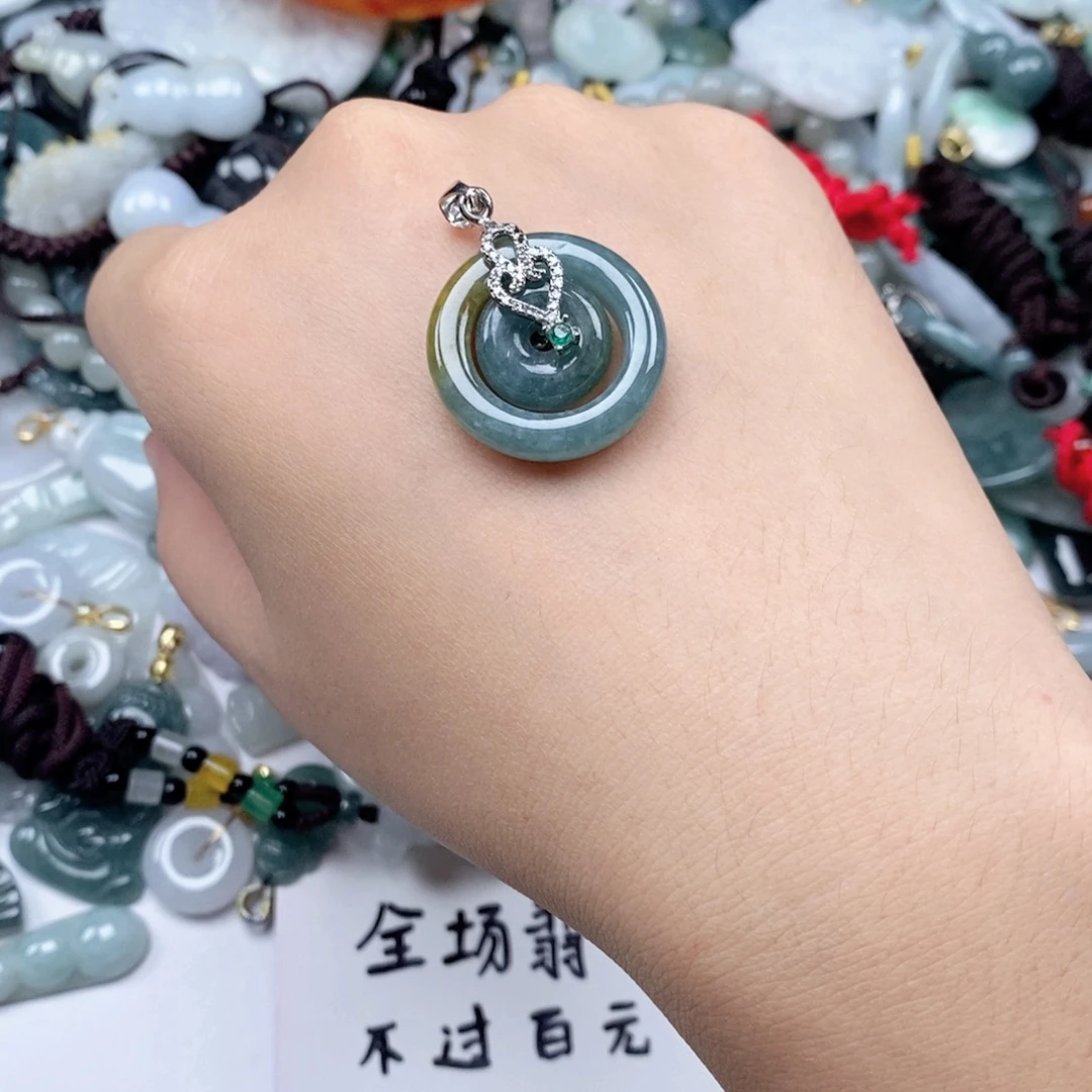 翡翠未镶嵌颈饰好