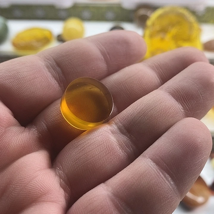 琥珀珠宝奇石未镶嵌威**人飞碟阁片10个