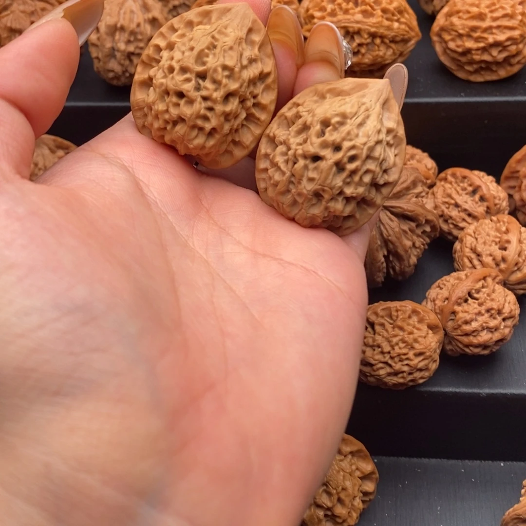 吊坠文玩核桃秦岭野生鸡心32