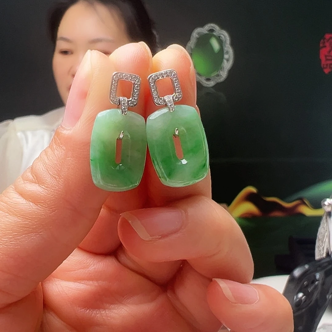 翡翠18K金镶嵌耳饰天然翡翠