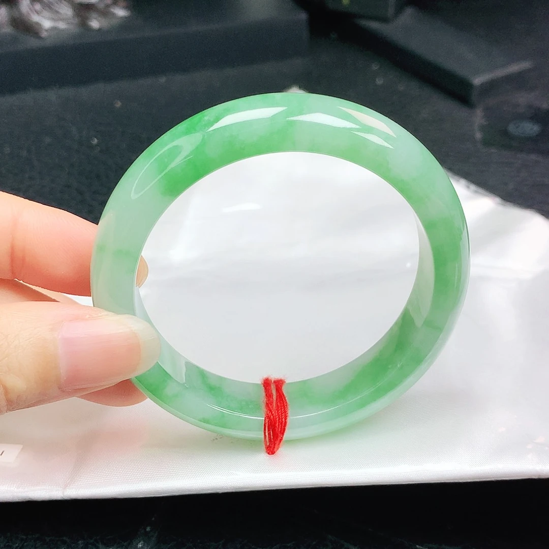 翡翠手镯未镶嵌正