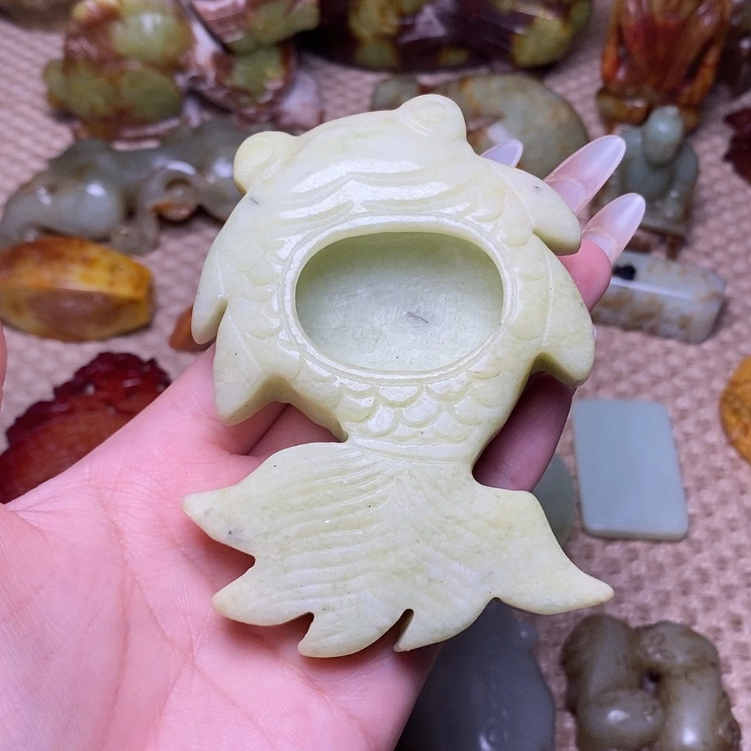 未镶嵌蛇纹石玉颈饰