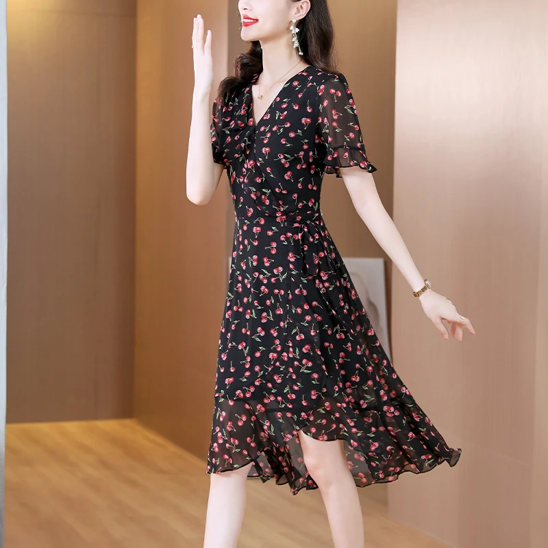 薄荷色雪纺材质喇叭袖V型领口印花连衣裙显瘦通勤款