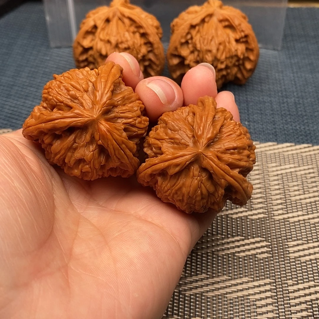 韩***韩吊坠文玩核桃三棱