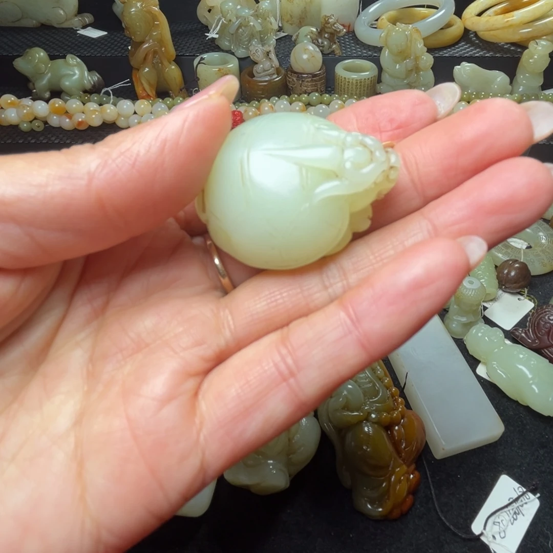 ッ***侯和田玉未镶嵌颈饰