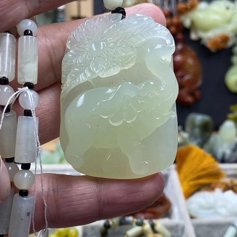 【闪购商品】蛇纹石玉吊坠未镶嵌