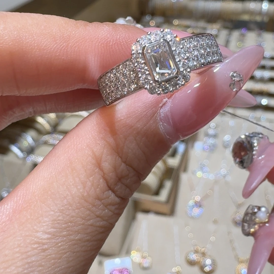 钻石戒指/指环18K金镶嵌