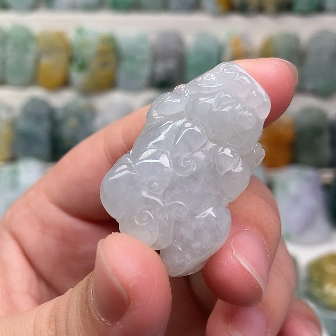 翡翠未镶嵌吊坠(赠链)