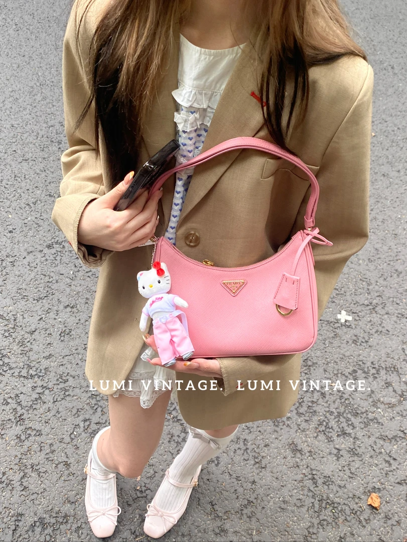 95新 Prada/普拉达 粉色牛皮十字压纹hobo单肩包