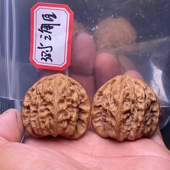 【闪购商品】把件文玩核桃三角白