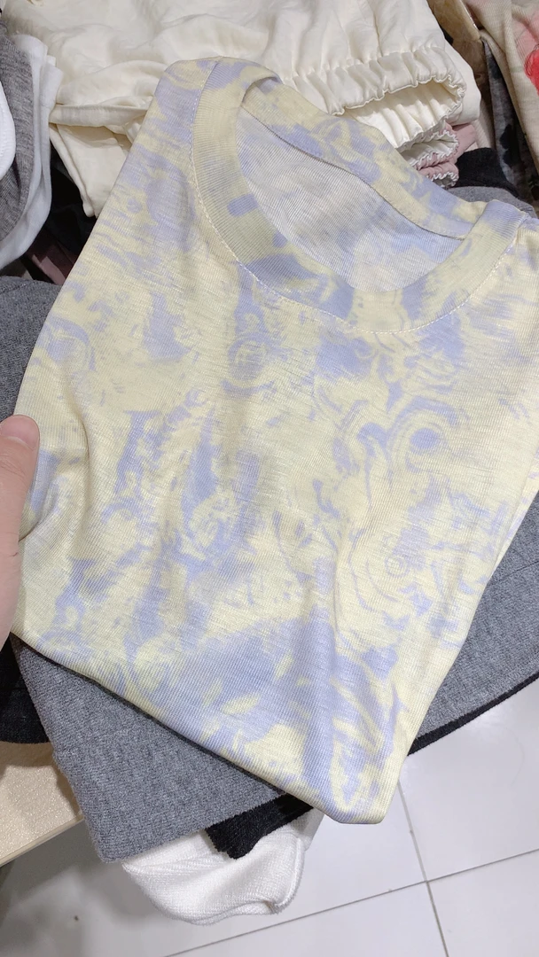 宝衣家 夏季山葵黄天丝短袖衫