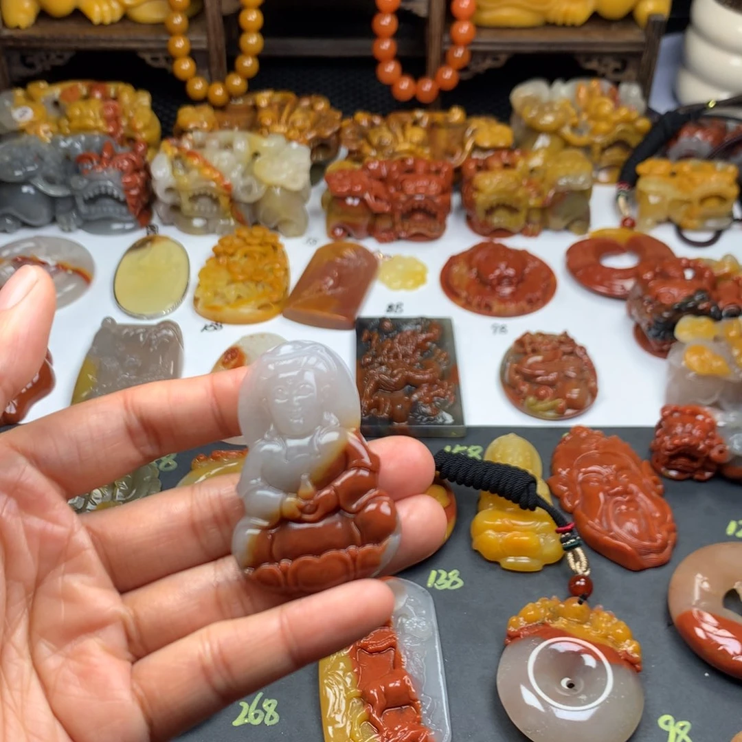 石英质玉（黄龙玉）挂件未镶嵌