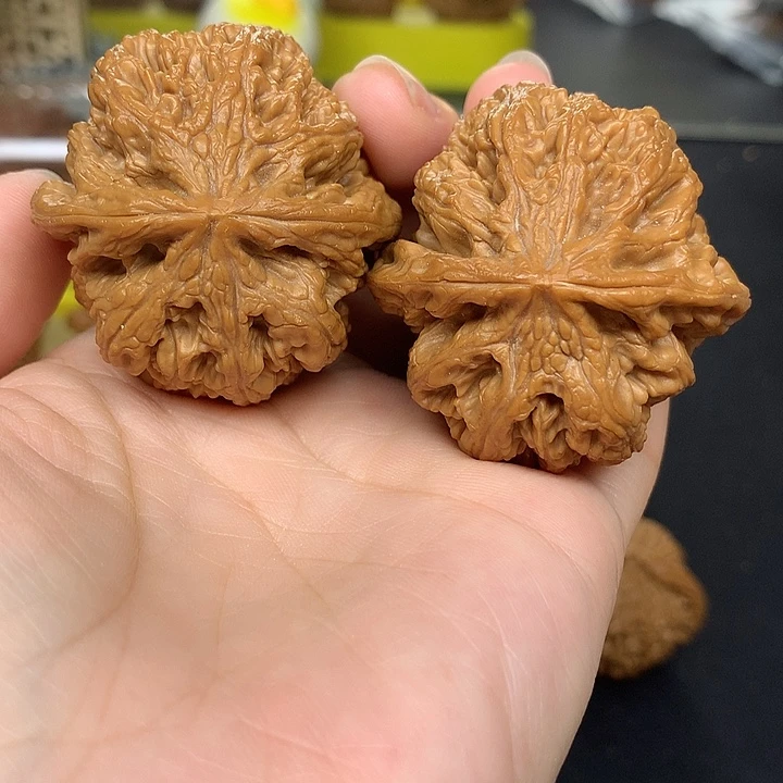 吊坠文玩核桃43粗筋