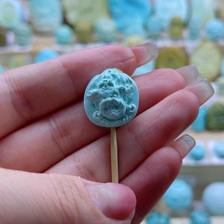 绿松石未镶嵌珠宝奇石