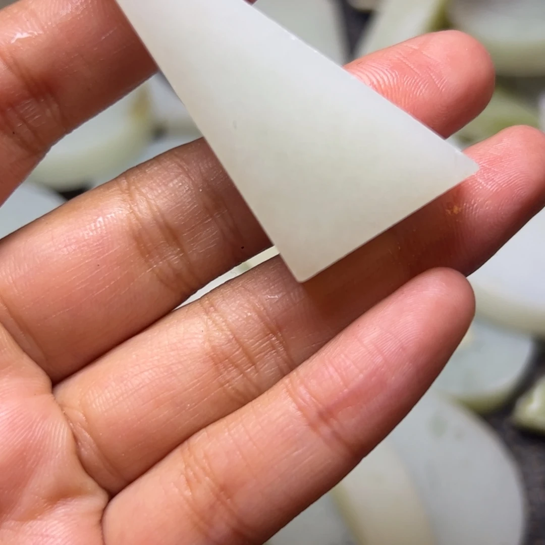 和田玉未镶嵌项链