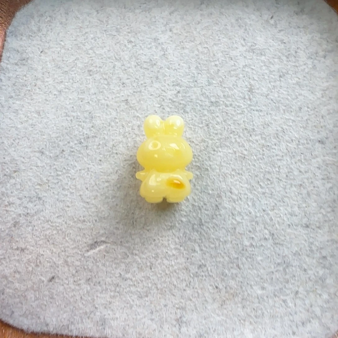 琥珀颈饰未镶嵌琥珀