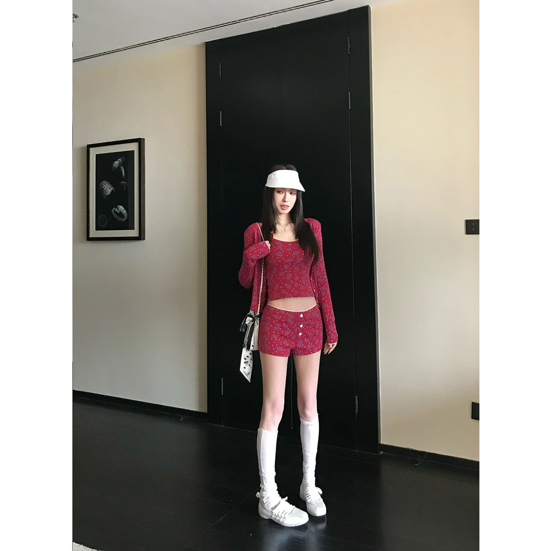 SKK【青苍5折】Skk Store 撩心嗲妹 复古开衫吊带宽边短裤三件套