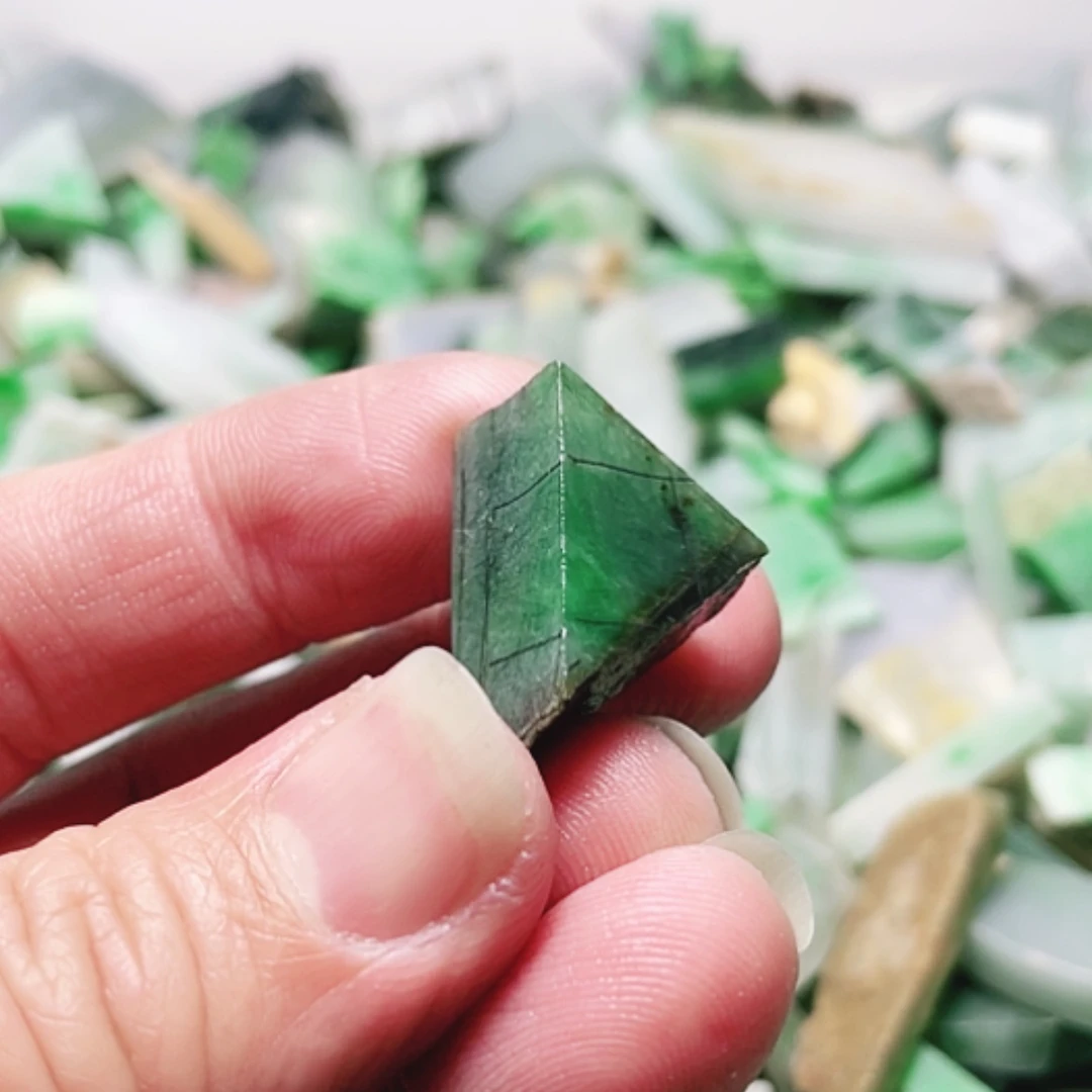 【闪购商品】翡翠颈饰未镶嵌阿*A货