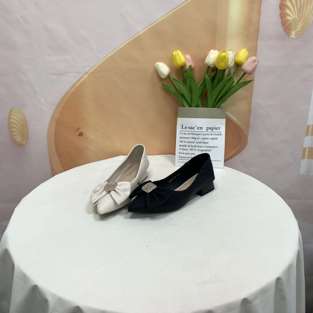 6753春秋新款时尚水钻蝴蝶结低跟单鞋F