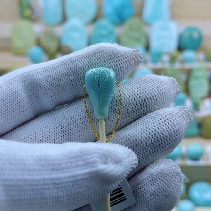 绿松石未镶嵌珠宝奇石