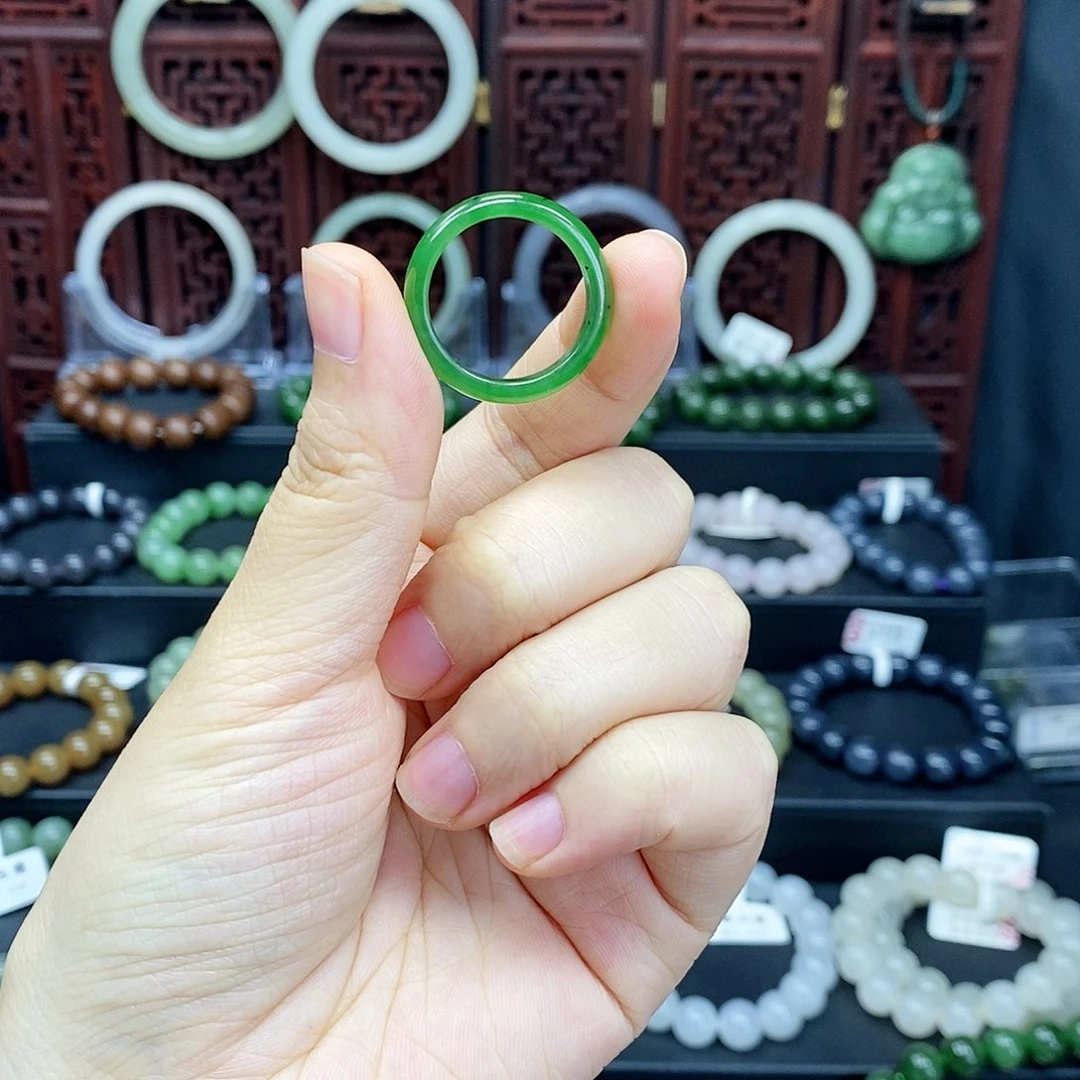 和田玉戒指未镶嵌碧玉19