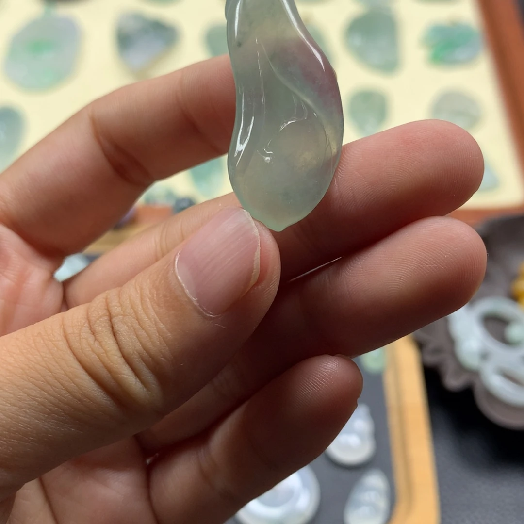颈饰未镶嵌翡翠玉兰花