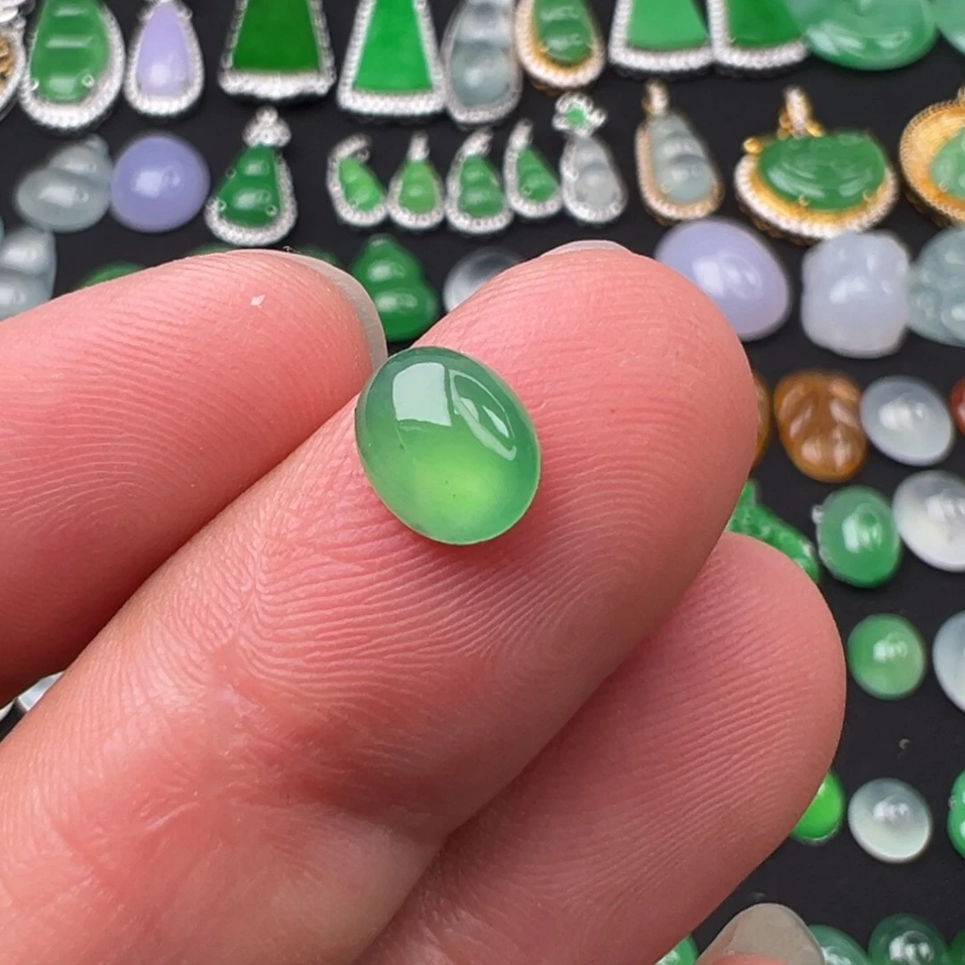 翡翠未镶嵌颈饰蛋面8