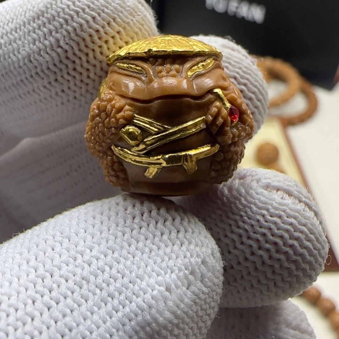 猴头核桃吊坠➡️**金蟾背鲤镶嵌24k