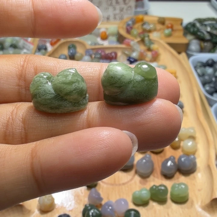 和田玉未镶嵌珠宝半成品