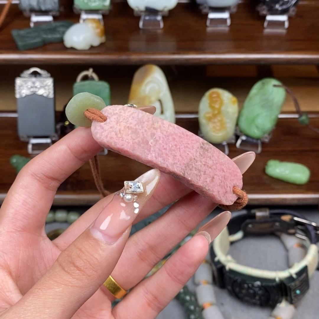 和田玉颈饰未镶嵌胜*