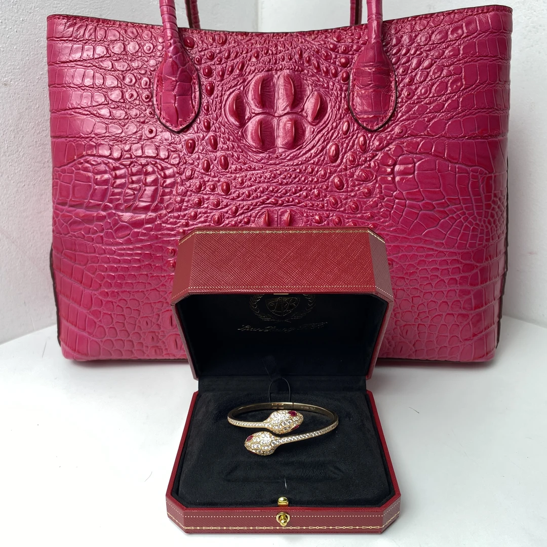 2303手镯--时尚优雅设计手镯赠礼盒