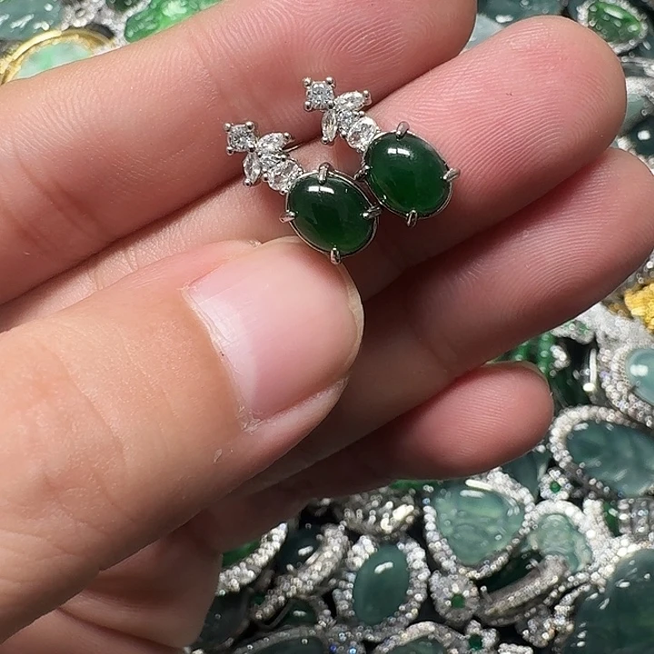 翡翠未镶嵌颈饰天然A货翡翠放漏