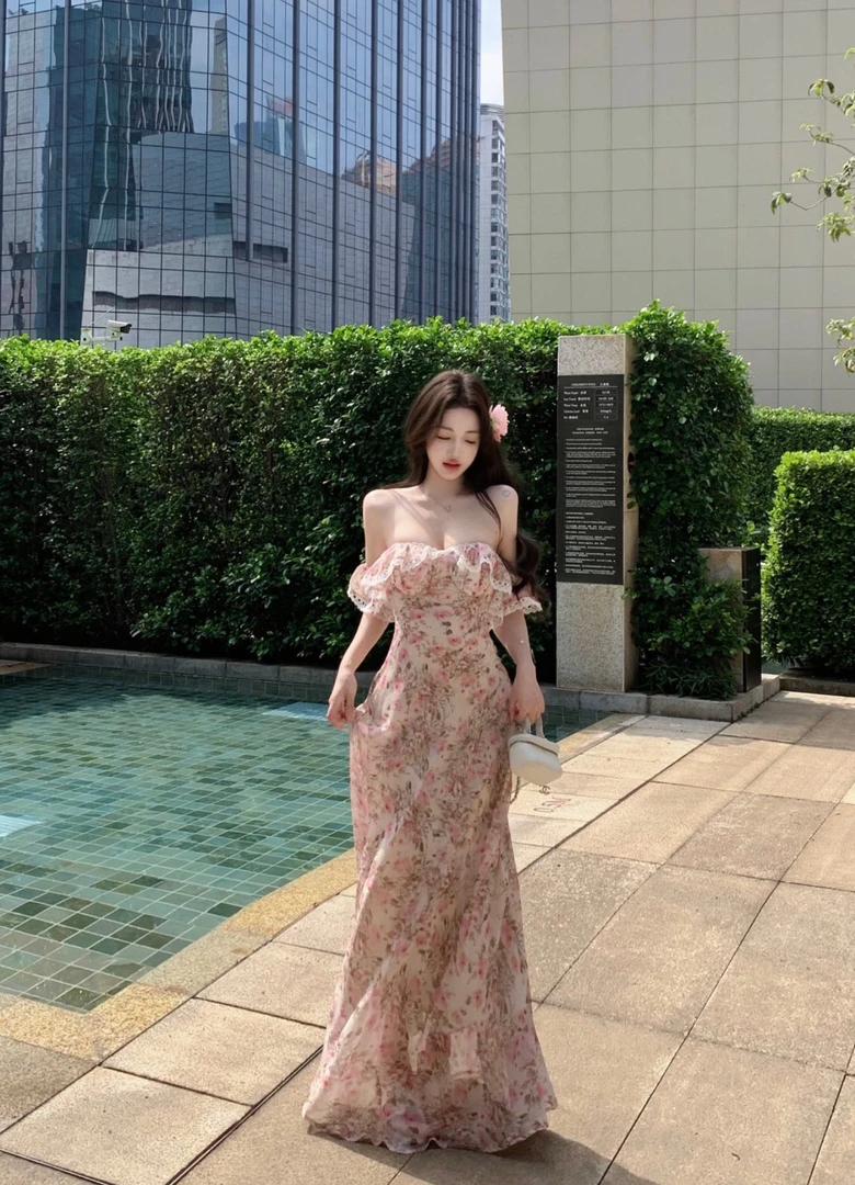 运补}现货一字肩法式碎花茶歇连衣裙度假温柔风收腰绝美气质裙子