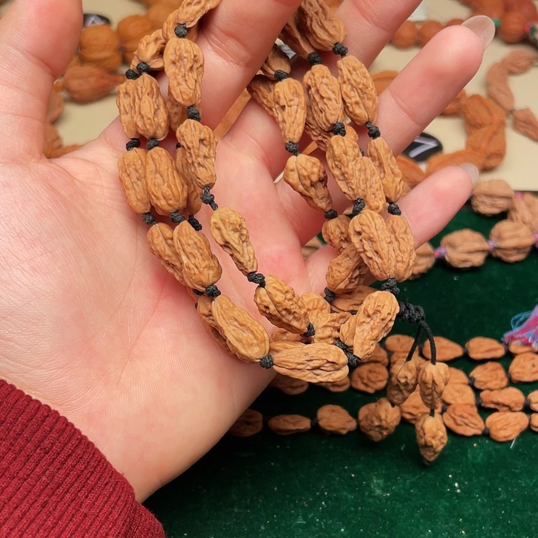 一***牛吊坠文玩核桃异形